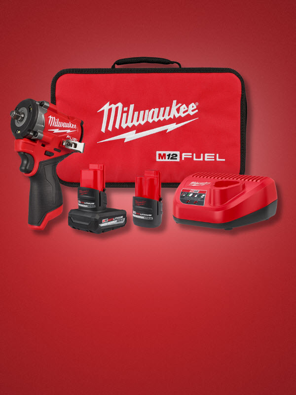 Milwaukee 3/8in. Stubby Impact Wrench Kit 2 Batteries